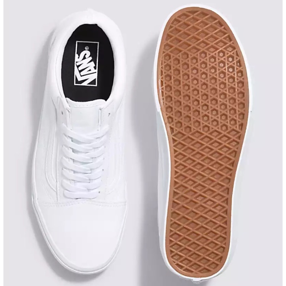 Old Skool Classic Tumble Shoe M6 W7.5 White EUC